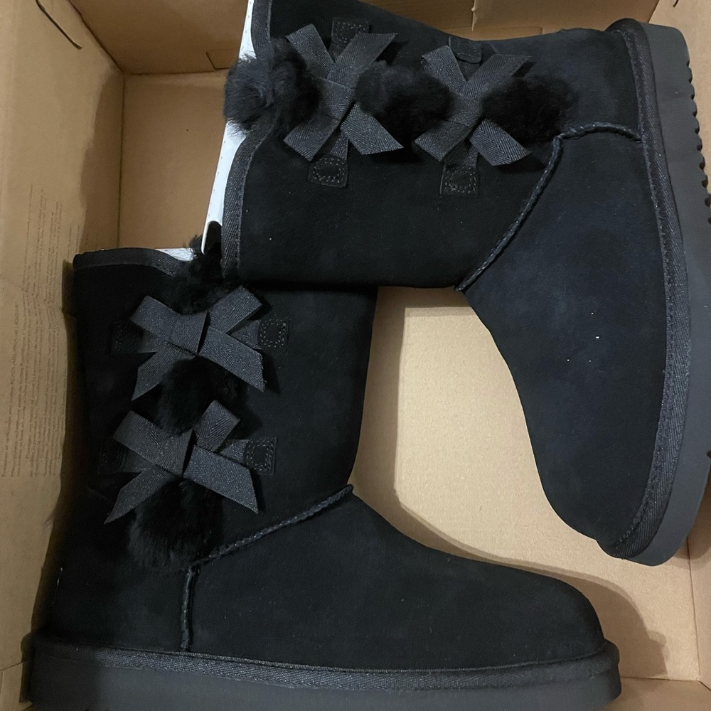 UGG W. Victoria Short Boots